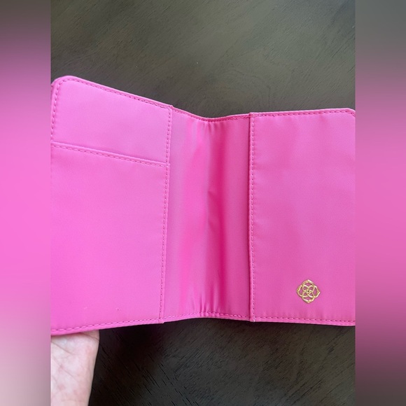 Kendra Scott Luggage Tag and Passport Holder in Pink NWT - Picture 4 of 8